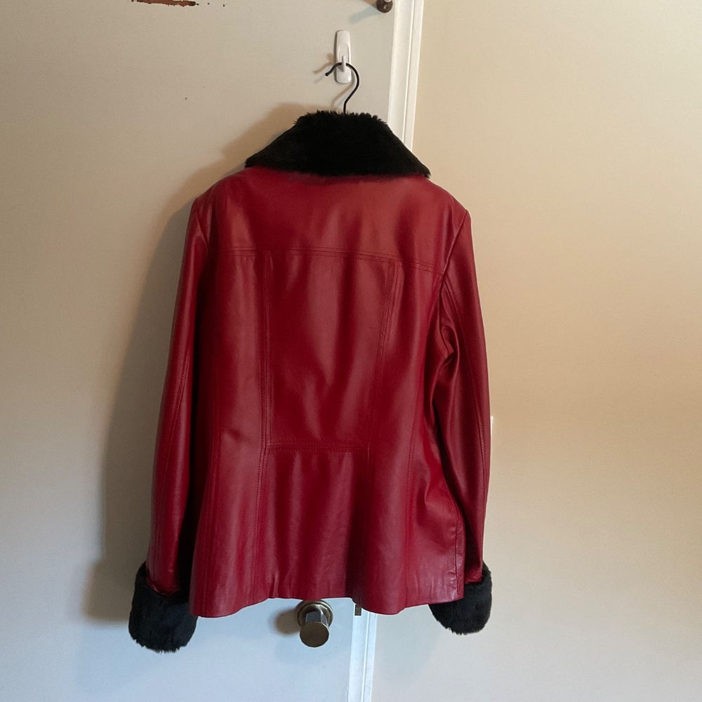 Womens Danier red leather jacket size large. - Picture 2 of 9